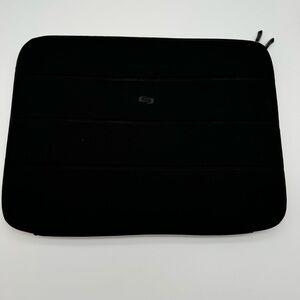 Solo New York Bond Neoprene Laptop Sleeve – Lightweight & Padded